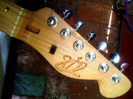 2012_headstock